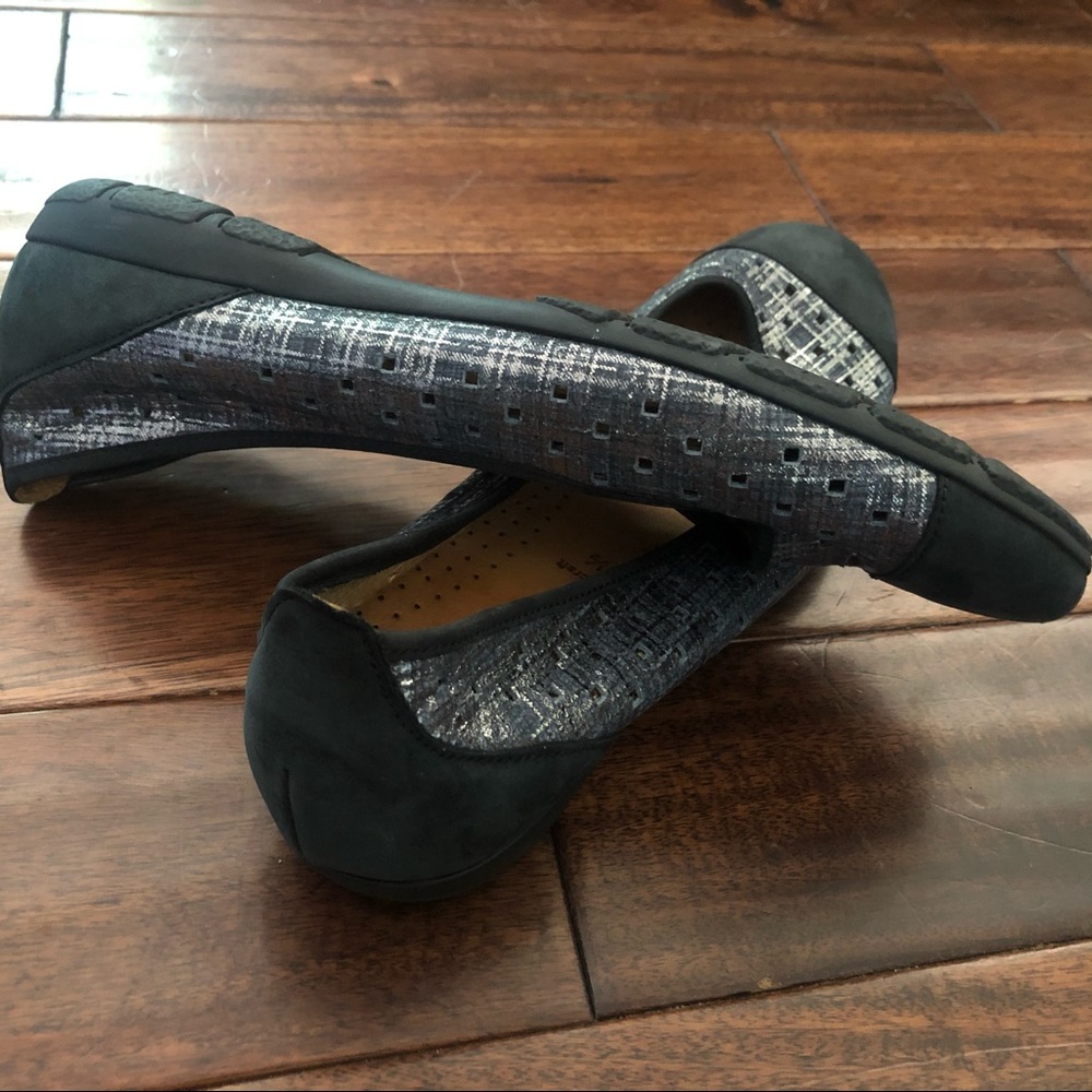 Gabor silver & black cushioned flats size 9